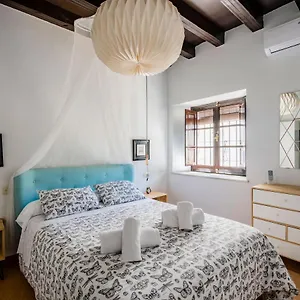 Historico Garaje Y Wifi Apartamento