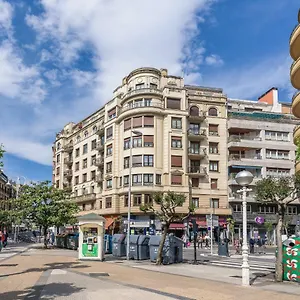 https://gros-beach-apartment.sansebastianhotels.net